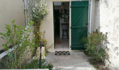 miniature Studio avec terrasse côté jardins. Calme, agréable de 1  pièce  à Conflans-Sainte-Honorine image nº2