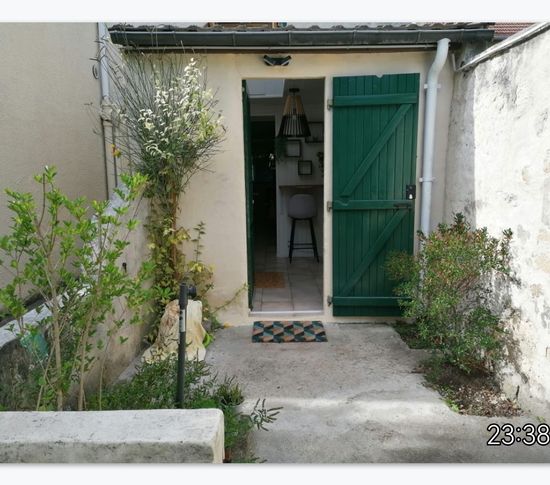 Studio avec terrasse côté jardins. Calme, agréable de 1  pièce  à Conflans-Sainte-Honorine image nº2