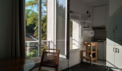miniature studio joliment meuble, orienté plein ouest de 1  pièce  à Saint-Maur-des-Fossés image nº2