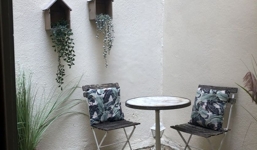 Beau Studio meublé 22m² avec grand patio privé de 1  pièce  à Aix-en-Provence image nº1