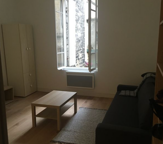 Appartement meublé rénové à louer Pl Gambetta de 1  pièce  à Bordeaux image nº2